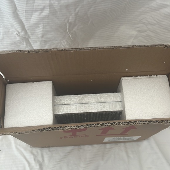 Uniek Gallery 8" x 10" Matted for 5" x 7" Picture Frame, White, Set of 2 - Picture 6 of 6